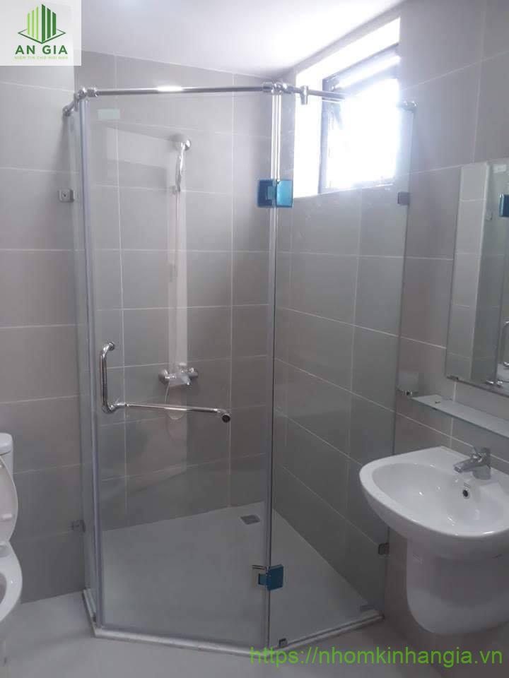 vach-kinh-phong-tam-3