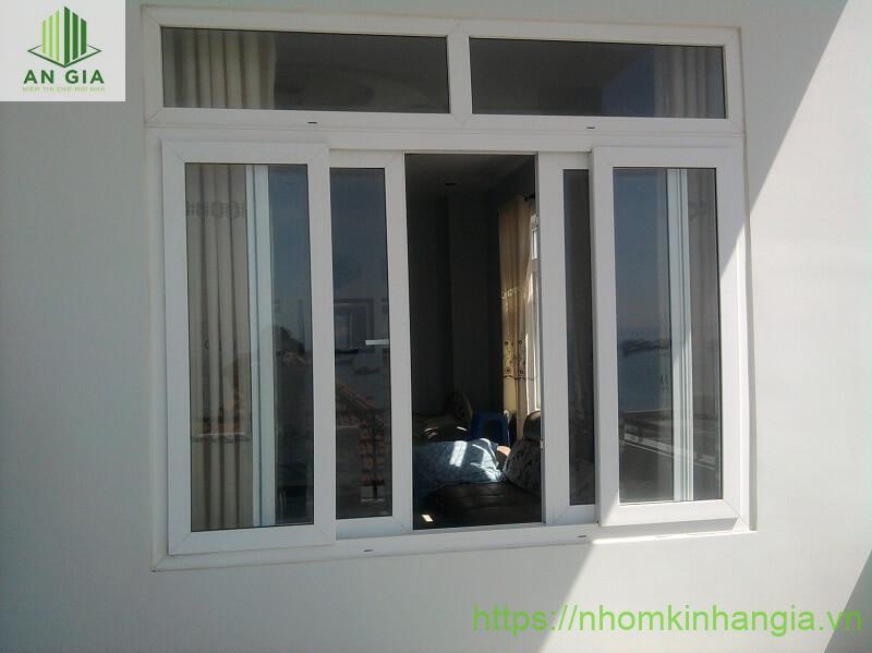 cua-so-4-canh-mo-lua Cửa sổ lùa 4 cánh