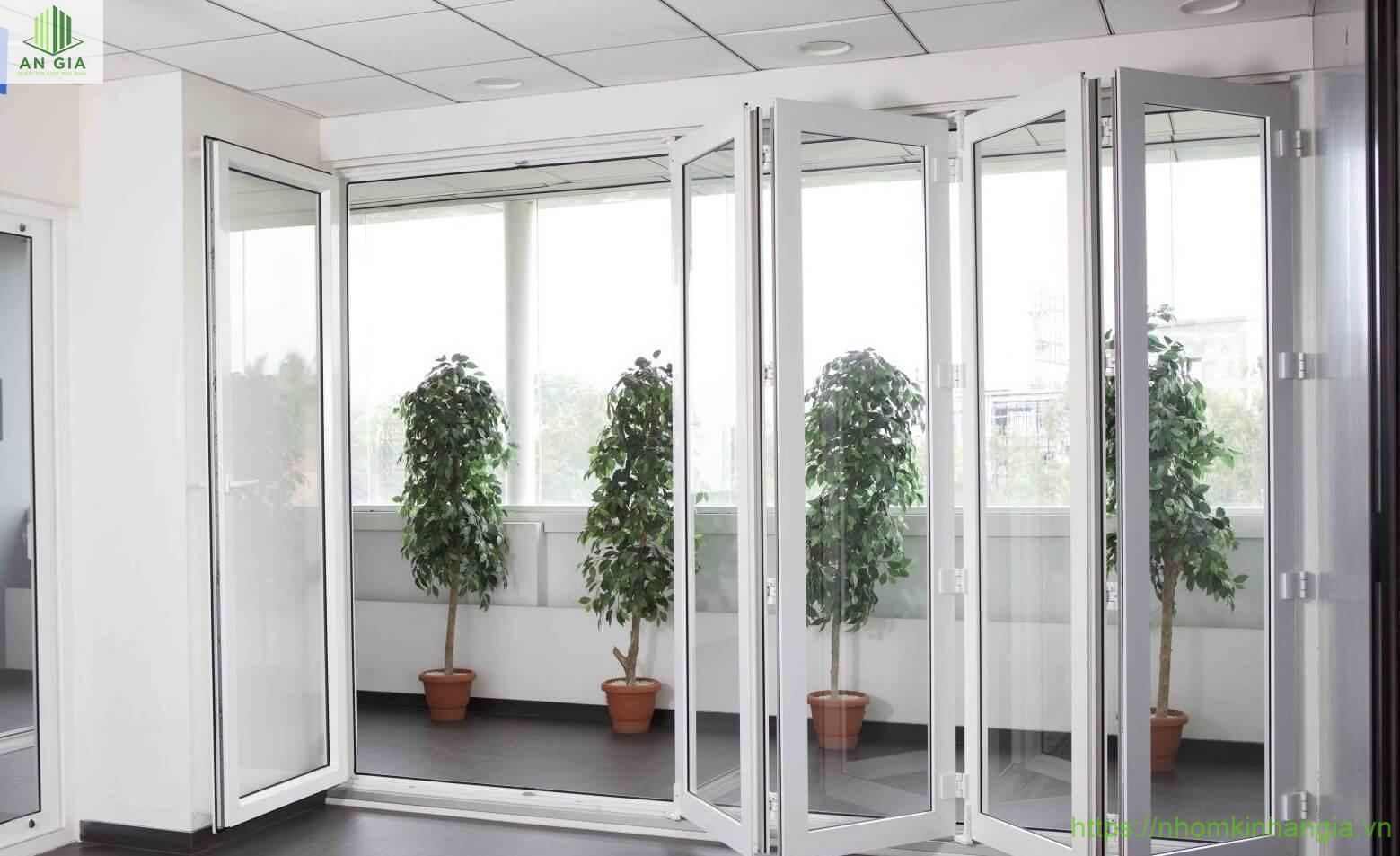 mau-cua-xep-truot-6-canh Mẫu cửa xếp trượt 6 cánh