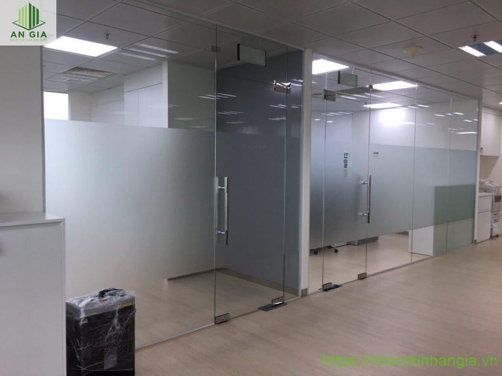 Cửa kính cường lực